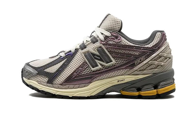 New Balance 1906r Licorice
