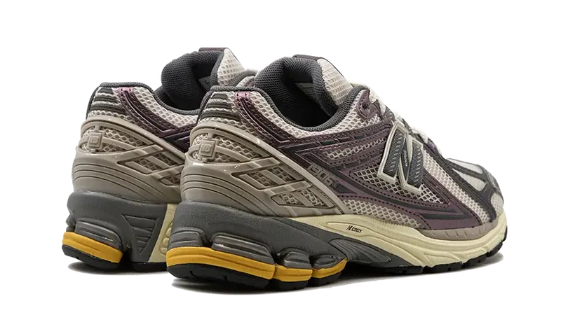New Balance 1906r Licorice
